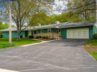 7911 Wesley Rd, Machesney Park, IL 61115