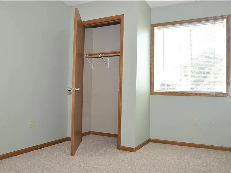 663 Huff St — Photo 6