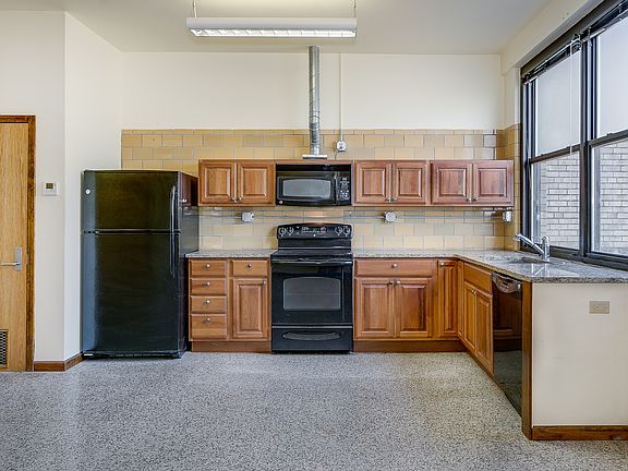 5th image of 1220 E Kellogg St #110