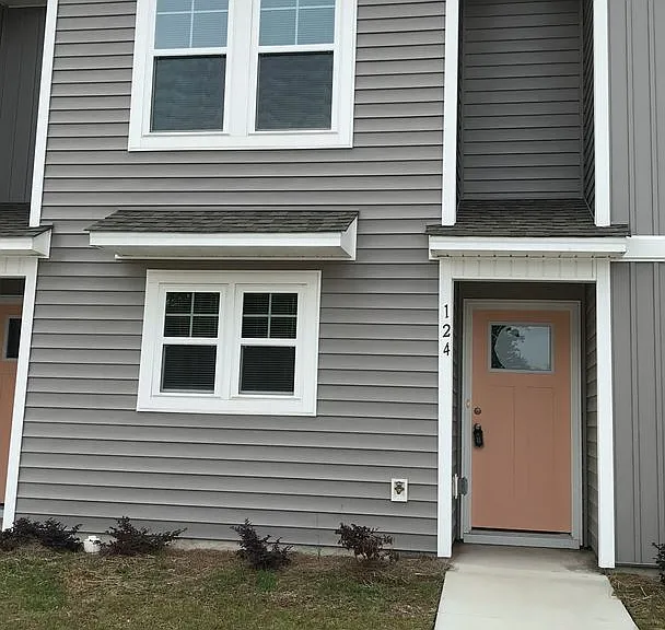 124 Smallwood Rd — Photo 1