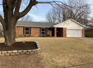 1443 Overo Cir, Springdale, AR 72762