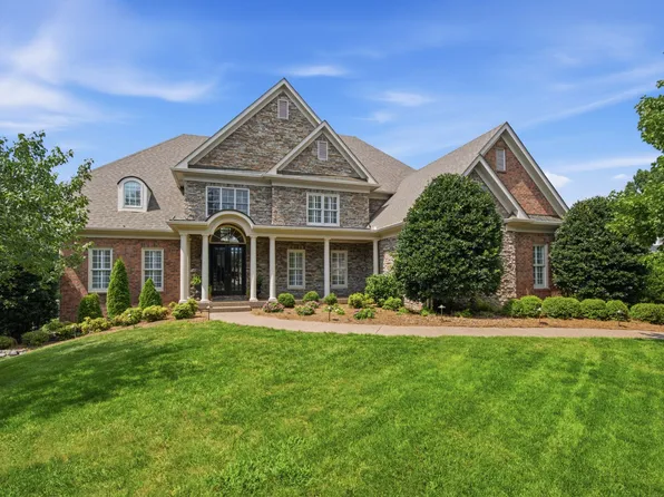 8218 Holly Rd, Brentwood, TN 37027