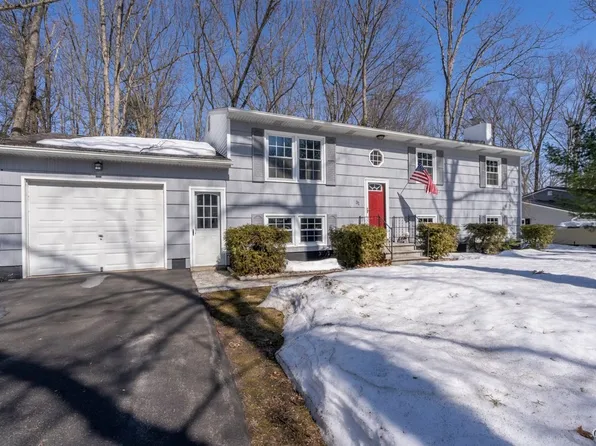 31 Ennis Ave, Pennellville, NY 13132