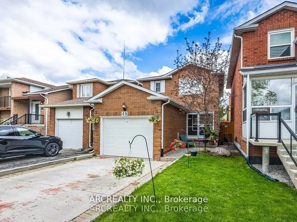 49 White Blvd, Vaughan, ON L4J 5Z4