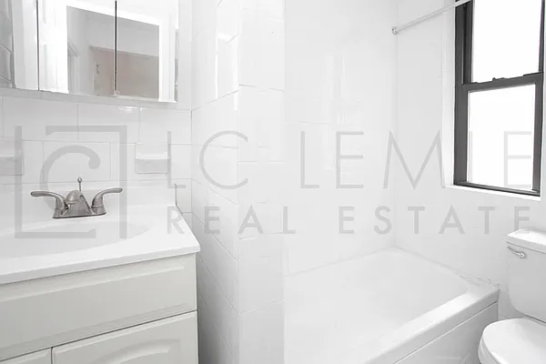 Rented by LC Lemle Real Estate Group | media 21