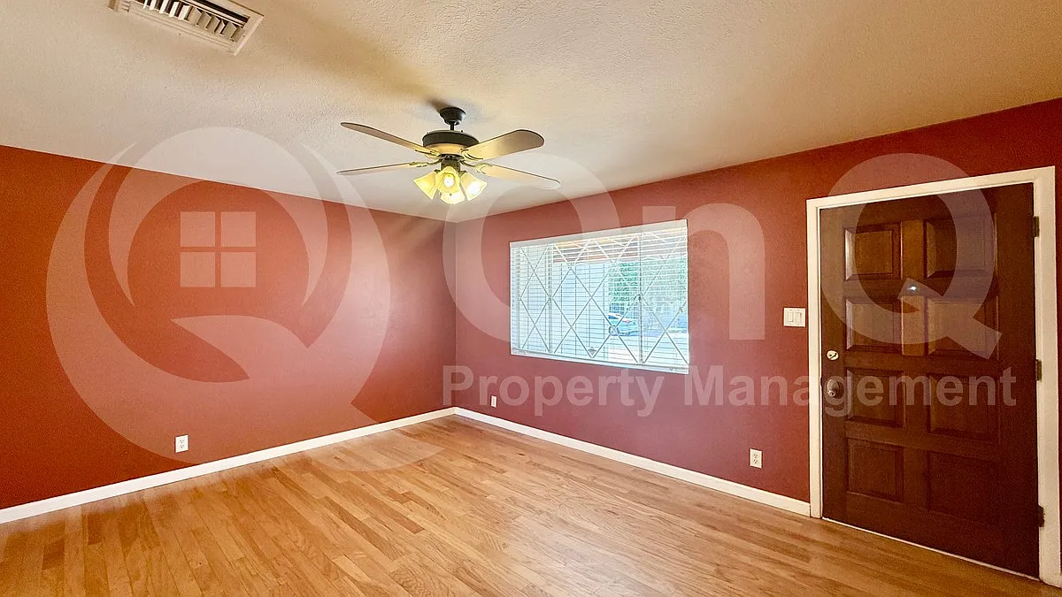 3 bed, 2.0 bath, 1471 sqft, $2,574 — Photo 3