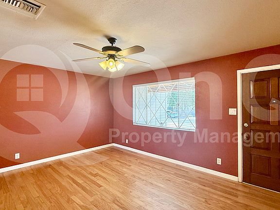 3rd image of 104 E Taylor St