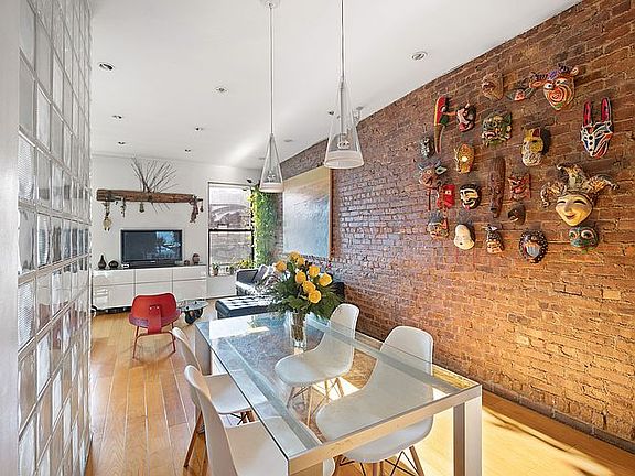 4th image of 135 W 16th St #668