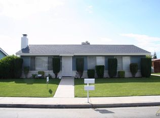 3109 N Half Moon Dr, Bakersfield, CA 93309