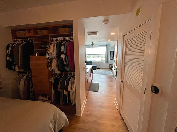 4th image of 1120 E Kennedy Blvd Unit 717