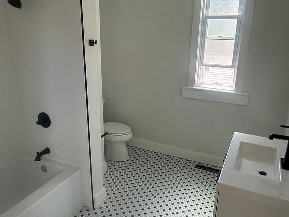 4th image of 3415 N Bremen St #3415