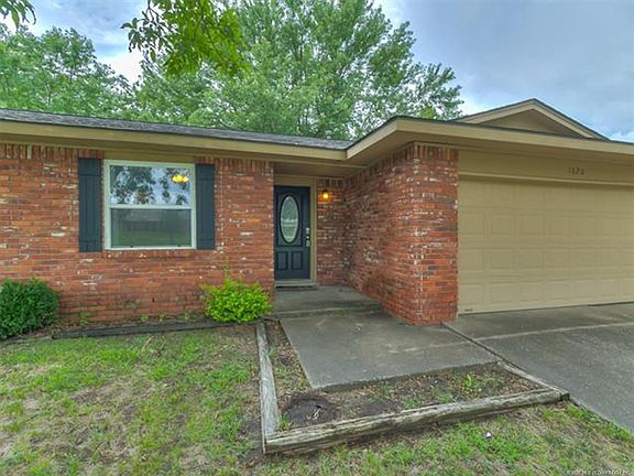 4th image of 1620 S Pecan Ave
