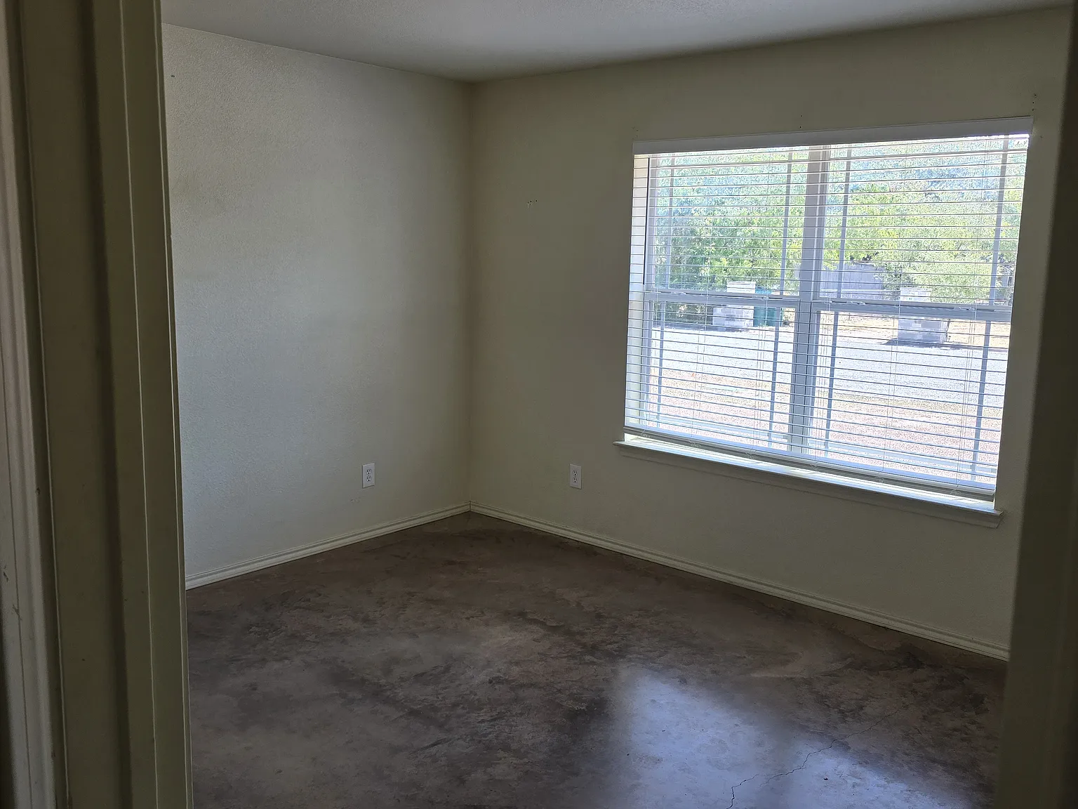 2 bed, 960 sqft, $1,075 — Photo 4