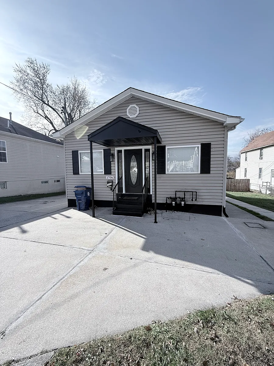 Building Photo - 1706 Harman Ave