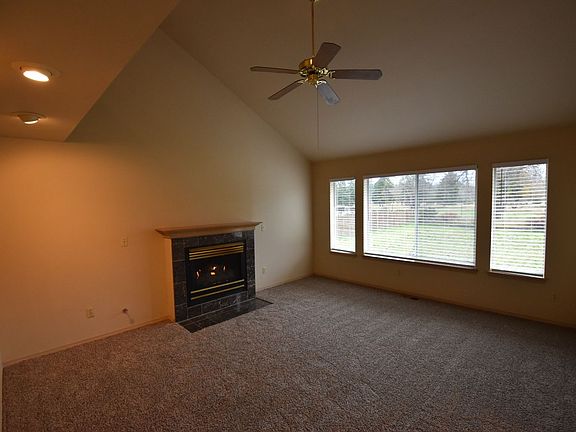 5th image of 14301 13th Avenue Ct E