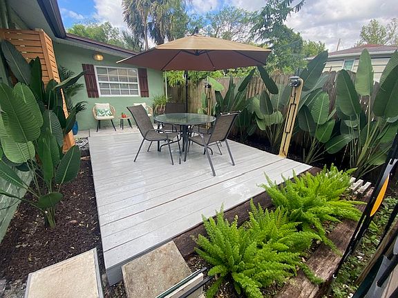 Outdoor Lounge Area Upper Level