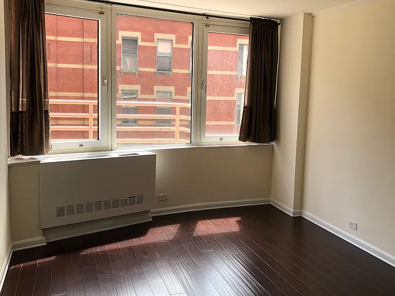 393 W 49th St #3D — Photo 5