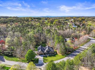 2072 46th Avenue Dr NE, Hickory, NC 28601