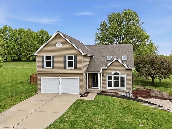 2nd image of 15621 Meadow Ln