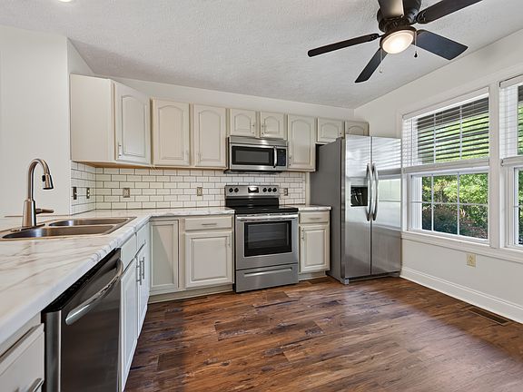 5th image of 360 Willow Oak Dr