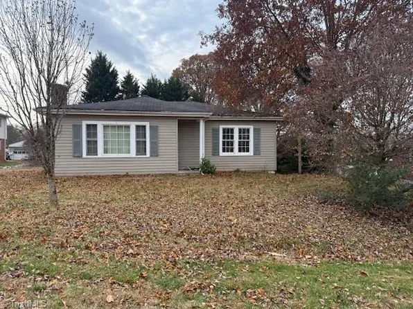 146 Thunder Ln, Millers Creek, NC 28651