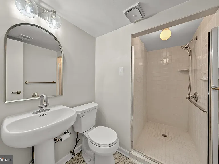 6706 Pine Creek Ct — Photo 19