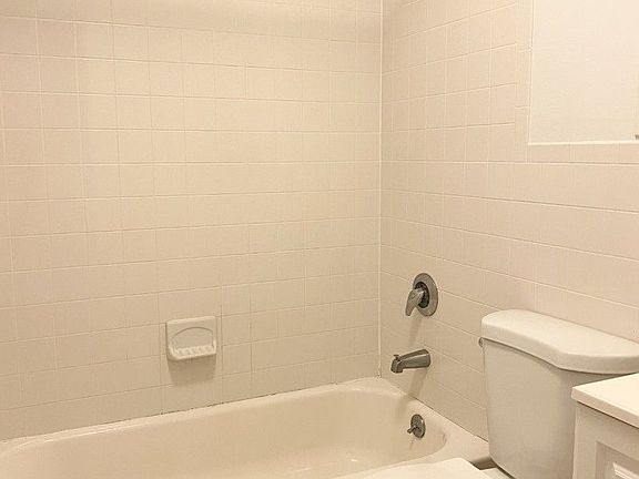 5th image of 243 W 15th St APT 5RW