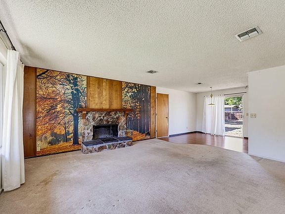 3rd image of 520 Elm Way