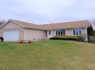 9315 Old Towne Ct, Roscoe, IL 61073