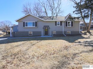 8565 Geiler Ave, Omaha, NE 68127