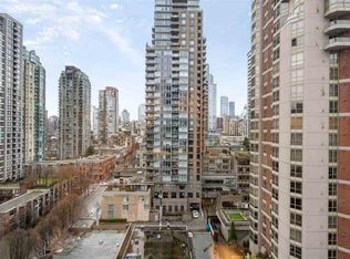 888 Hamilton St #1104, Vancouver, BC V6B 5W4
