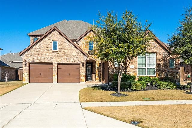 1st image of 590 El Camino Dr