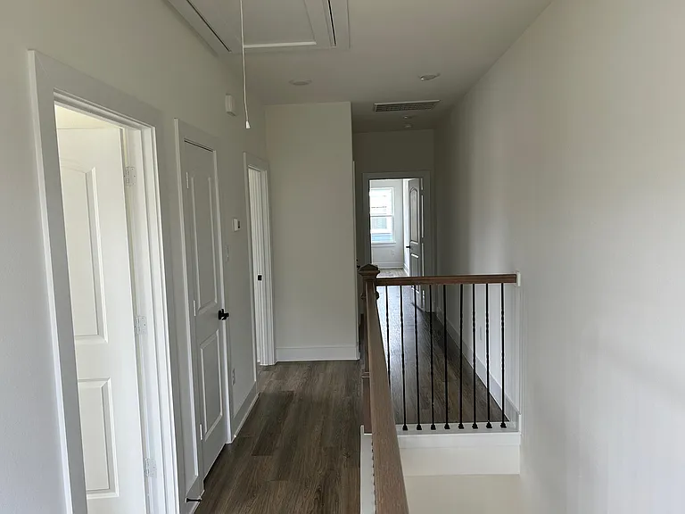 855 S Victory Dr #C — Photo 12