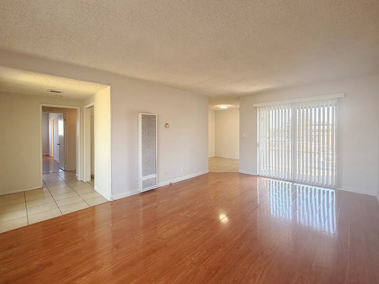 3 bed, 1350 sqft, $2,795 — Photo 3