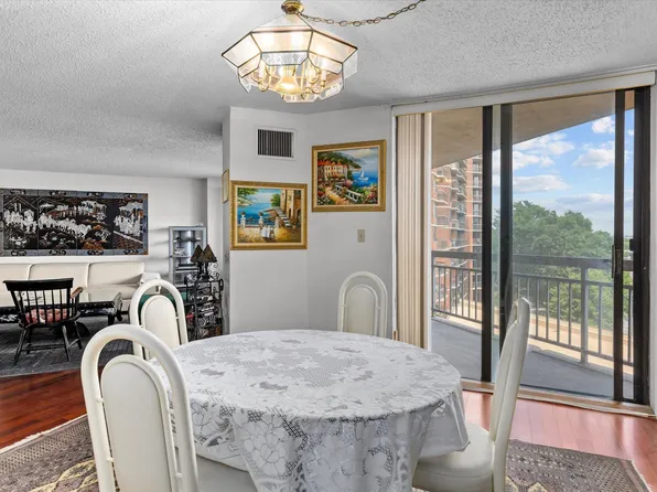 401 Harmon Cove Tower image 14 of 47