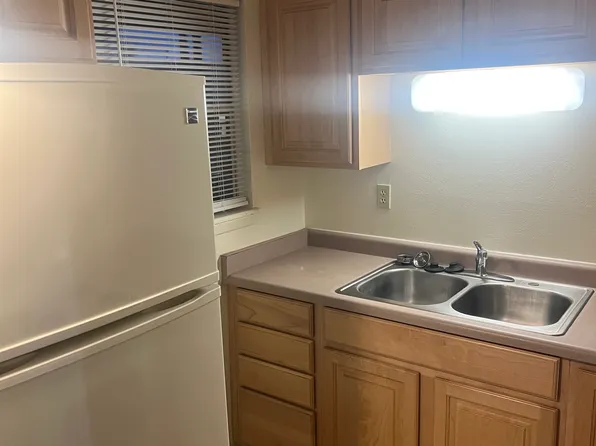 Cozy NE Heights 1BD - Balcony and All Utilities Included, 8328 Comanche Rd NE #14, Albuquerque, NM 87110