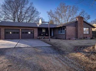 1119 SW Osborne St, Topeka, KS 66604