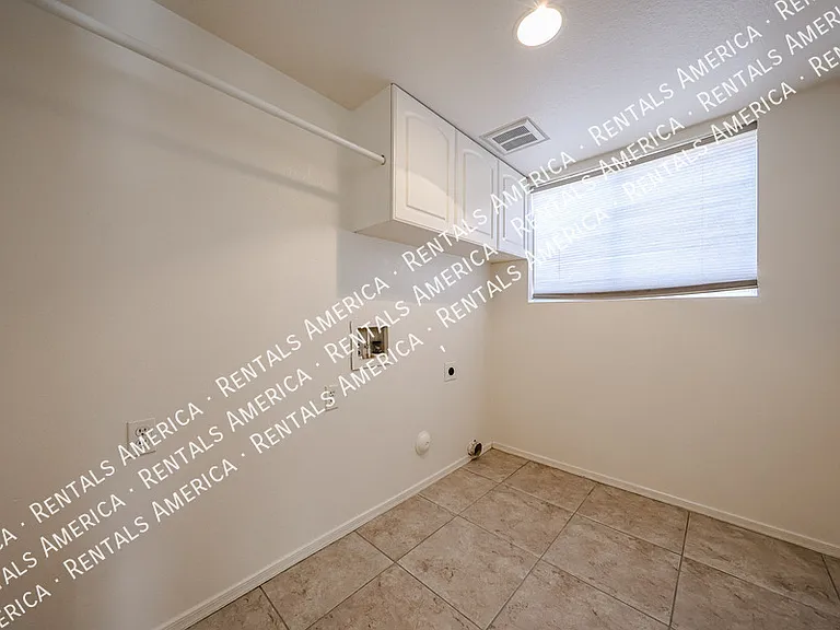 2361 W Myrtle Dr — Photo 15