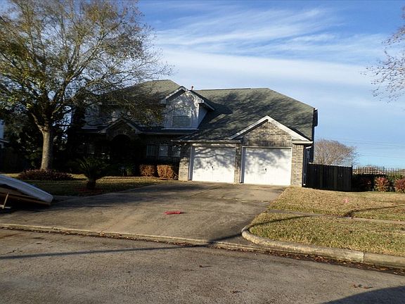 3rd image of 13615 Misty Bluff Dr