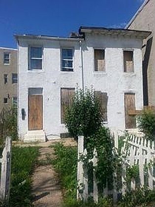 2nd image of 956 W Franklin St