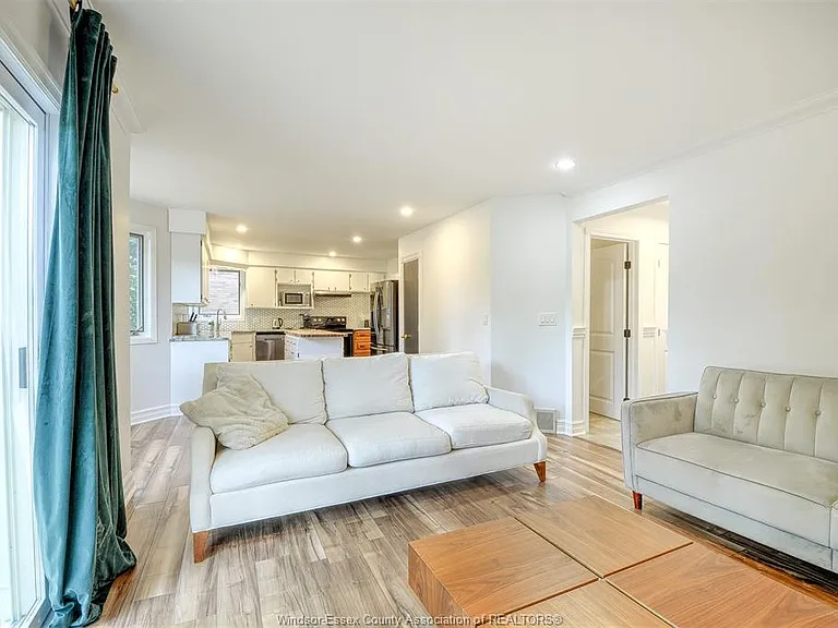 106 Marentette Dr — Photo 15