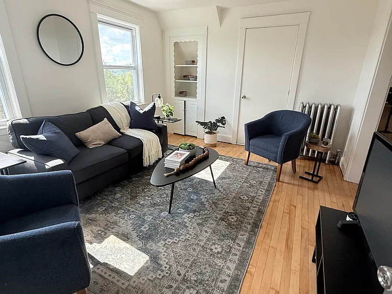 53-55 Barber Ave #3 — Photo 2