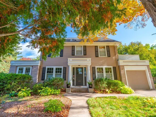 1105 Waban Hl, Madison, WI 53711
