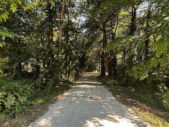 2nd image of 2507 Long Ferry Rd