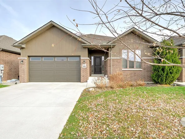 2254 Maitland Ave, Windsor, ON N8P 0B7