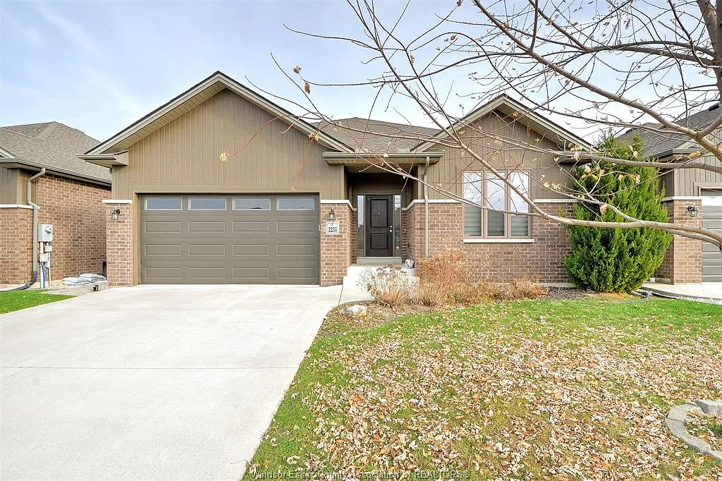 2254 Maitland Ave photo 1