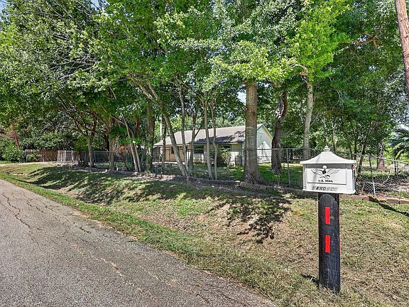4th image of 13917 Ambrose St
