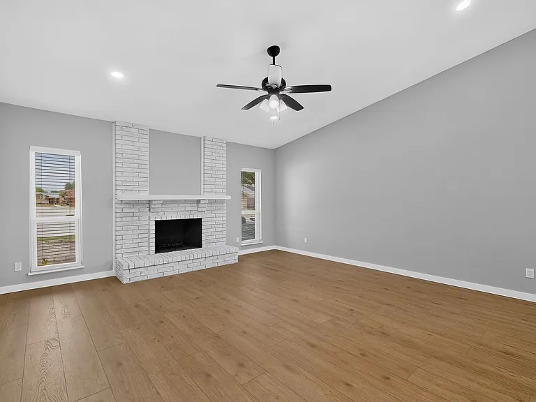 243 Woodhurst Dr — Photo 8