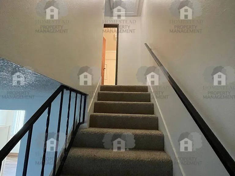 1630 Monmouth St — Photo 7