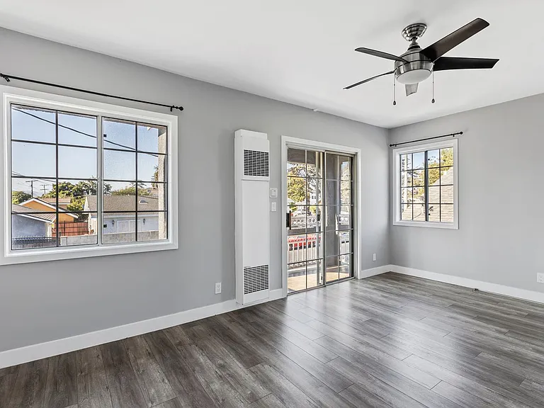 1608 W 42nd Pl — Photo 14